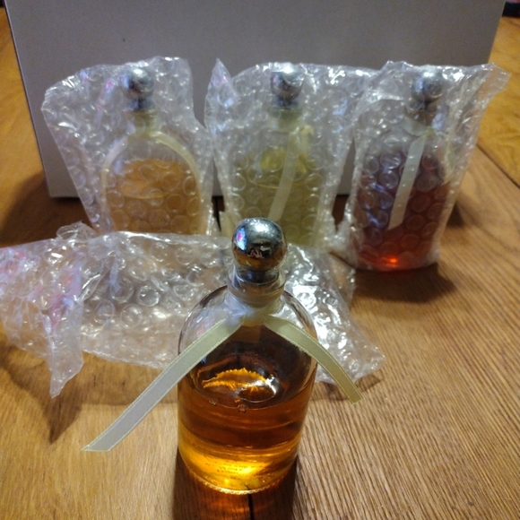 Bella Casa Aromatic Room Fragrance Set of 4 Dahlia Water Lily Dogwood Camellia - Picture 5 of 9